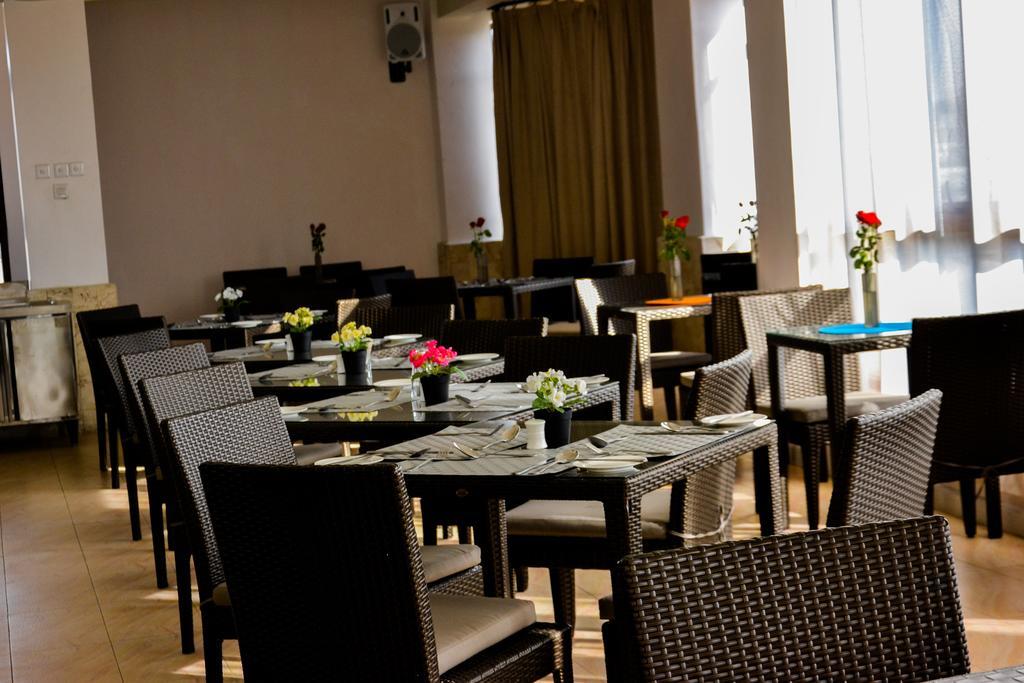 Eddy Suites, Emeli Hotel Найроби Экстерьер фото